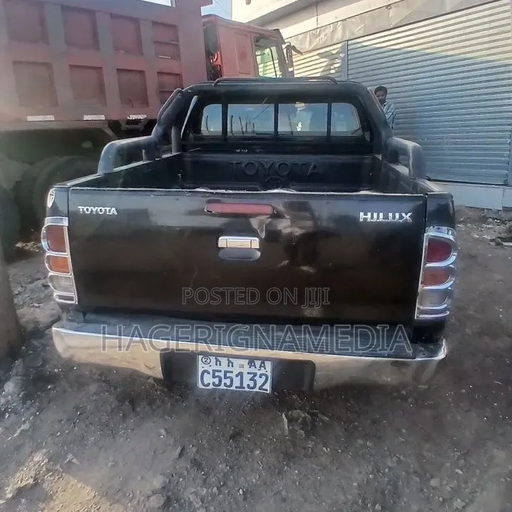 Toyota Hilux 2006 Black