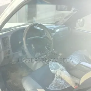 Toyota Hilux 2003 White