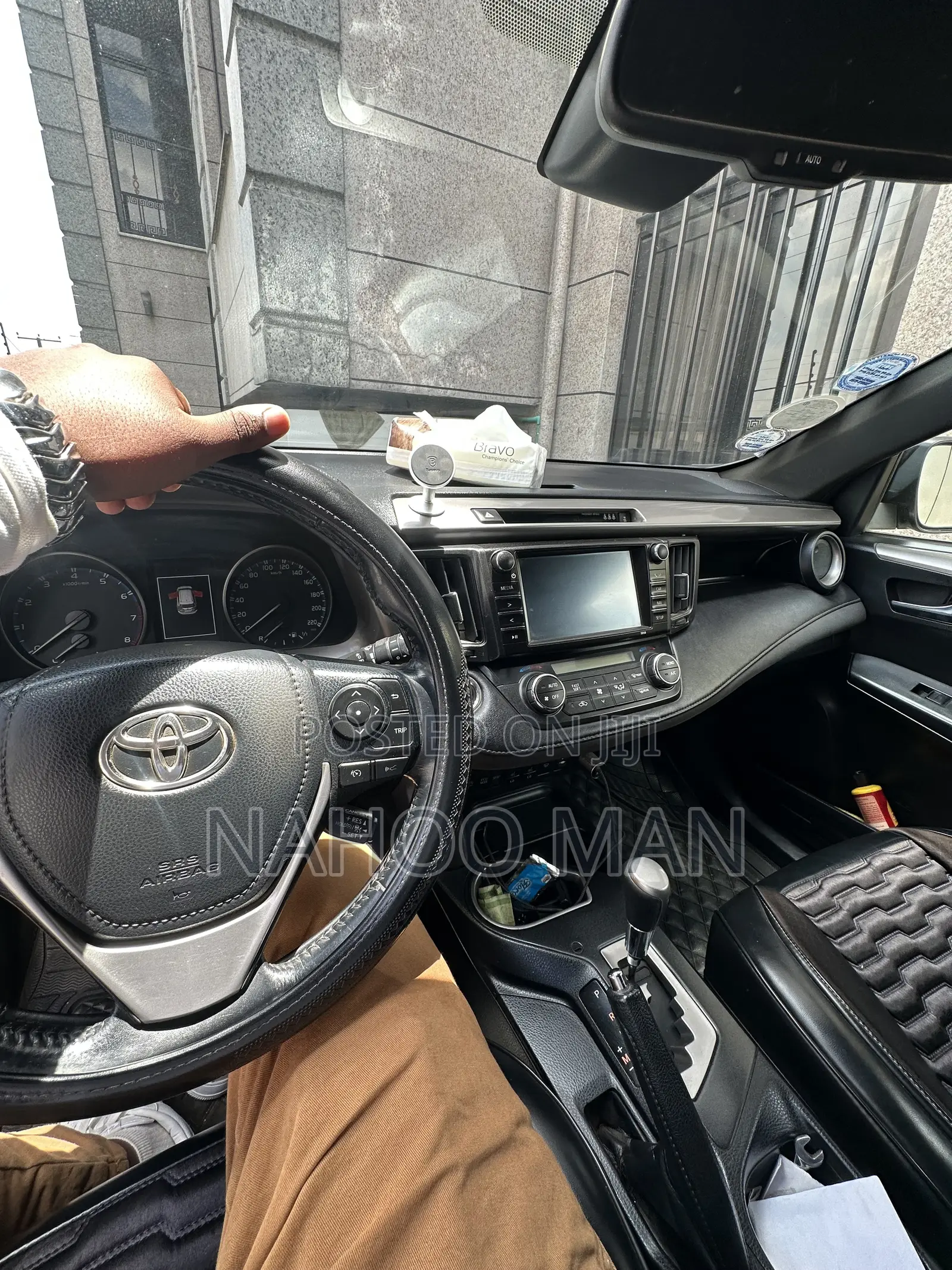 Toyota RAV4 Platinum AWD (2.5L 4cyl 6A) 2017