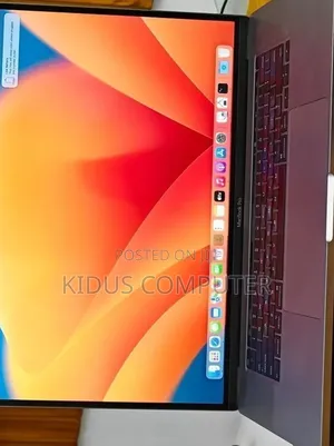 New Laptop Apple MacBook Pro 2018 16GB Intel Core i7 SSD 512GB