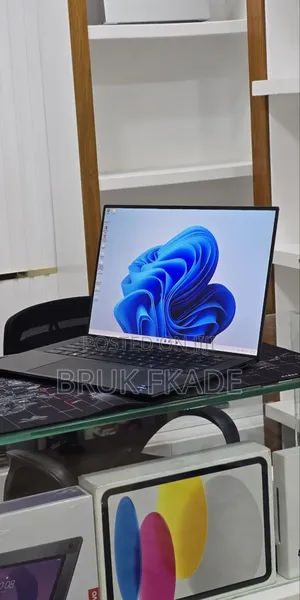New Laptop Dell XPS 13 16GB Intel Core i7 SSD 1T