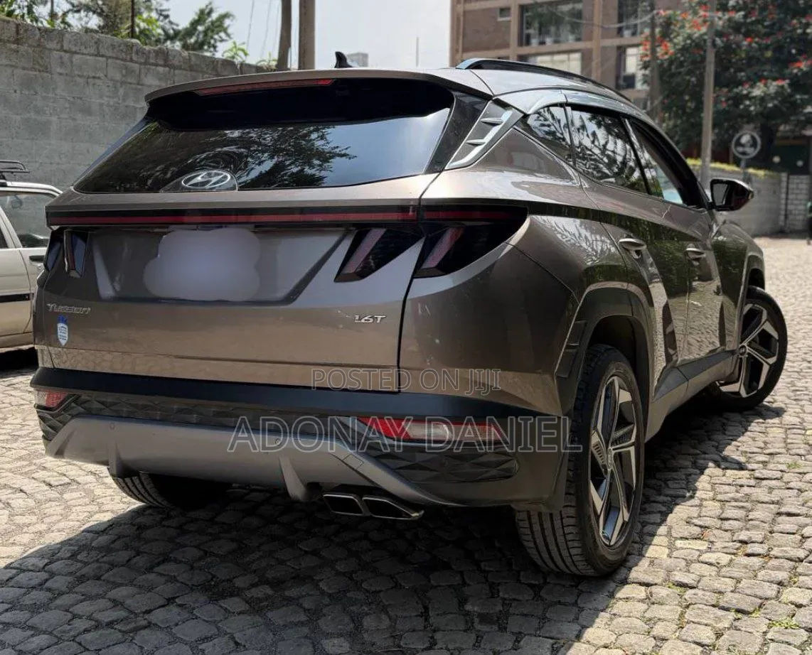 Hyundai Tucson 2022 Brown
