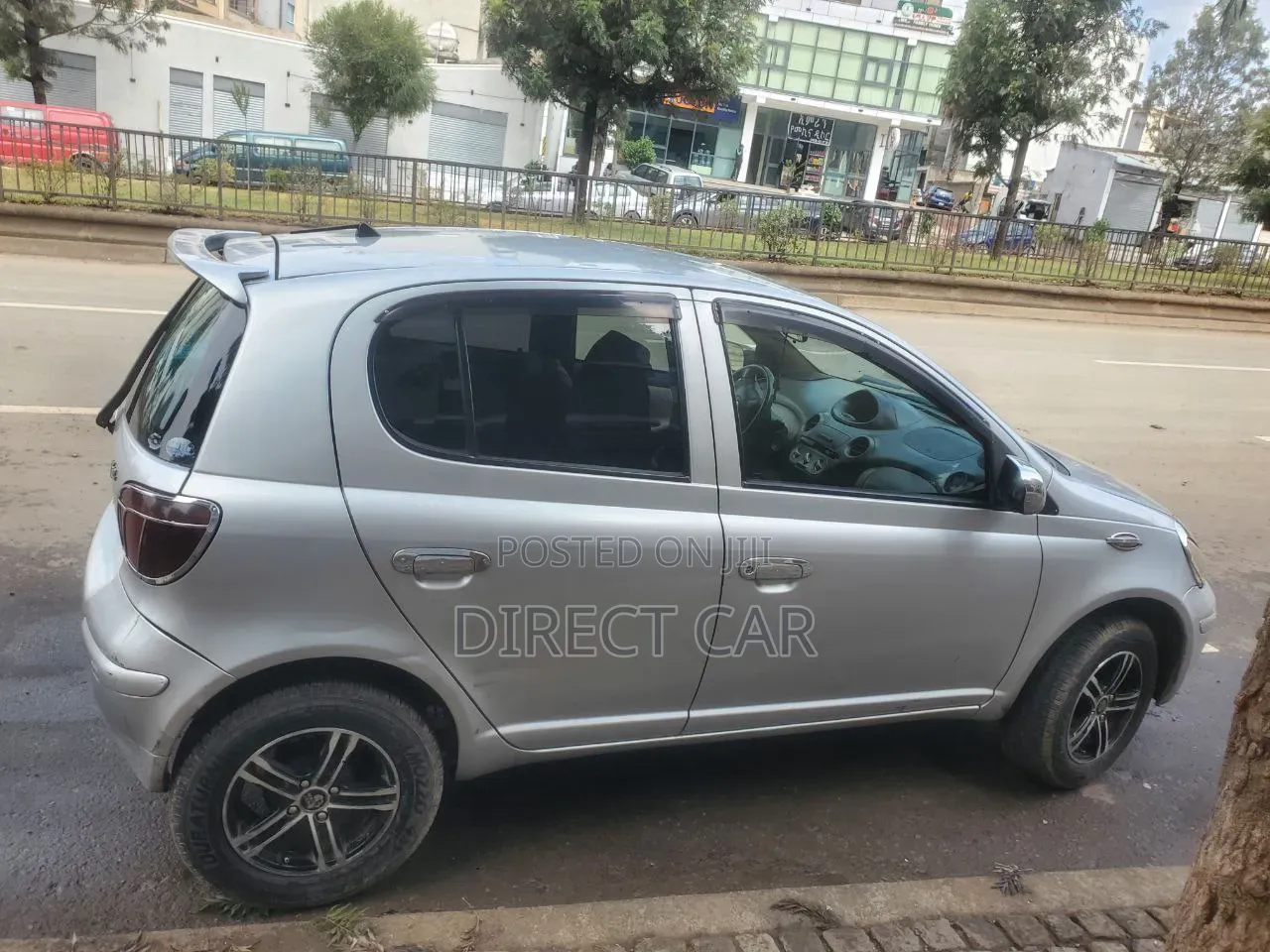 Toyota Vitz 2004 Silver