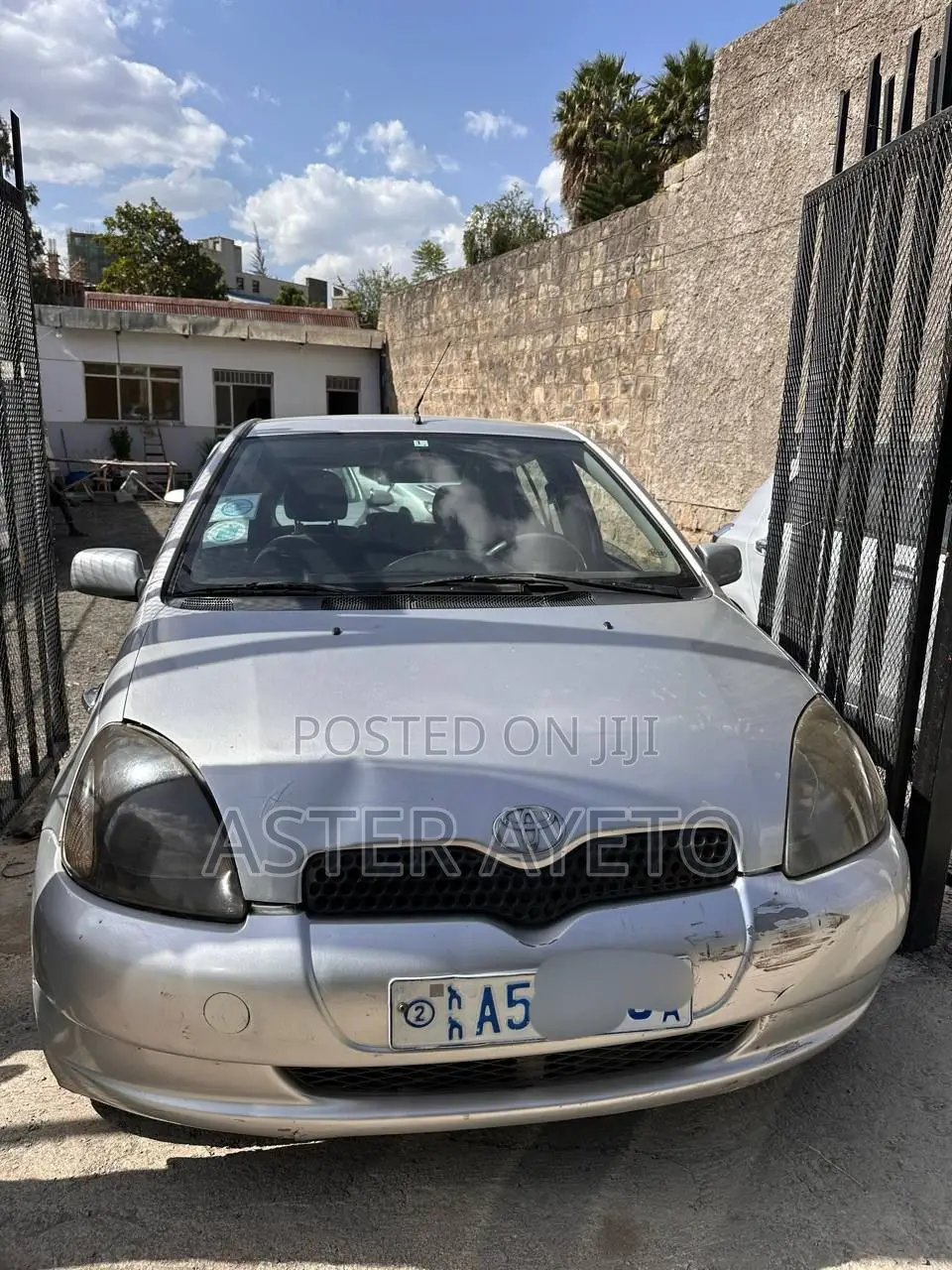 Toyota Vitz 2001 Silver