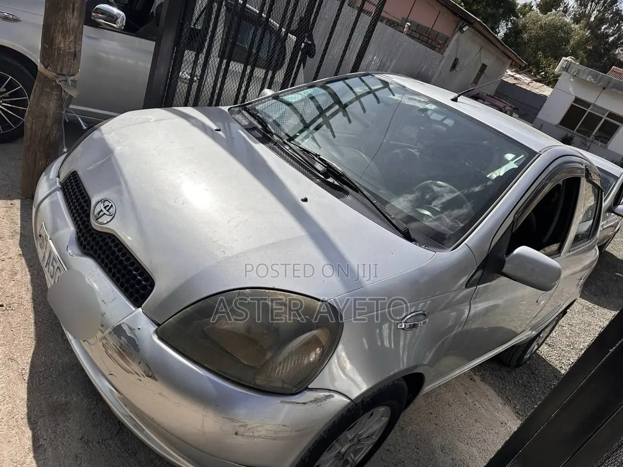 Toyota Vitz 2001 Silver