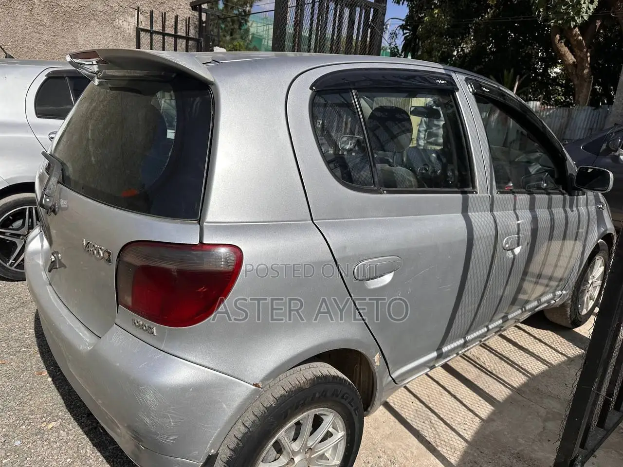 Toyota Vitz 2001 Silver