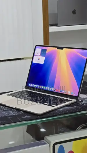 New Laptop Apple MacBook Air 2022 M2 16GB Apple M2 SSD 256GB