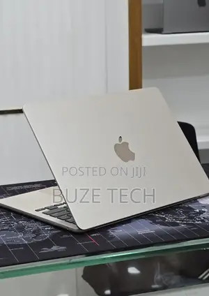 New Laptop Apple MacBook Air 2022 M2 16GB Apple M2 SSD 256GB