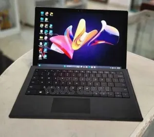 New Laptop Microsoft Surface 8GB Intel Core i7 SSD 256GB