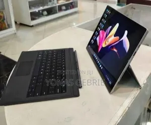 New Laptop Microsoft Surface 8GB Intel Core i7 SSD 256GB