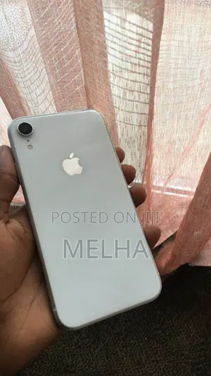 Apple iPhone XR 64 GB White