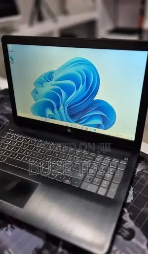 New Laptop HP Pavilion 15 8GB Intel Core i7 SSD 256GB