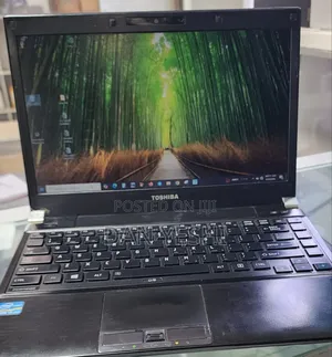 New Laptop Toshiba 4GB Intel Core i5 SSD 500GB