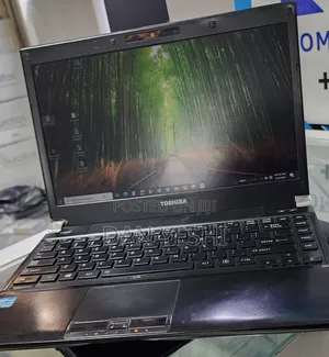 New Laptop Toshiba 4GB Intel Core i5 SSD 500GB