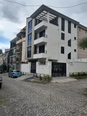7bdrm House in Adisabeba, Bole for sale