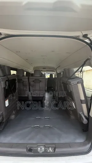 Toyota HiAce 2021 White