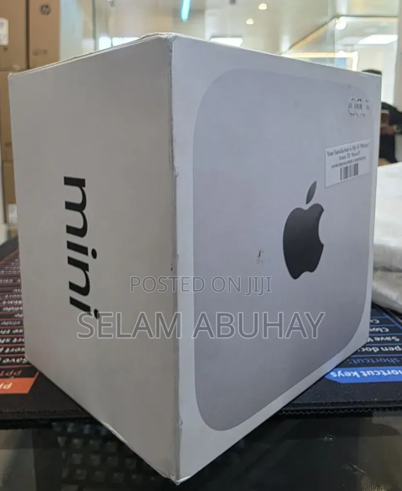 New Laptop Apple MacBook Pro 2024 M4 Max 16GB Apple M4 SSD 256GB