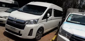 Toyota HiAce 2021 White
