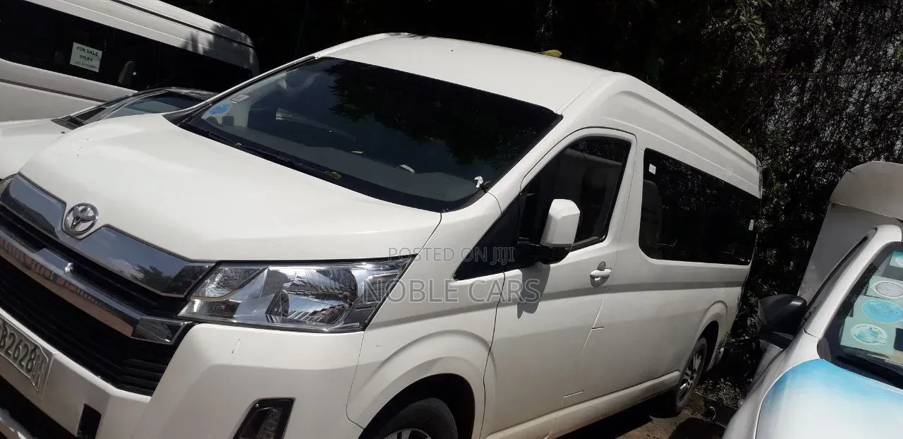 Toyota HiAce 2021 White