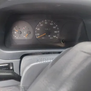 Toyota HiAce 1998 White