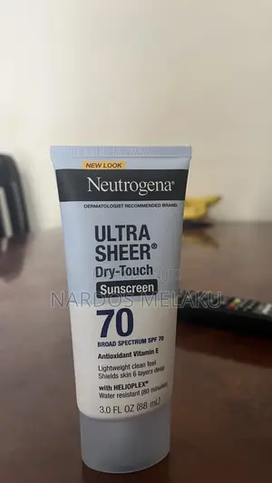 Neutrogena Ultra Sheer Dry-Touch Sunscreen SPF 70 (88 Ml / 3 Oz)