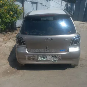 Toyota Vitz 2001 Brown