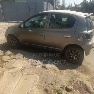 Toyota Vitz 2001 Brown