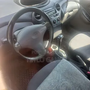 Toyota Vitz 2001 Brown