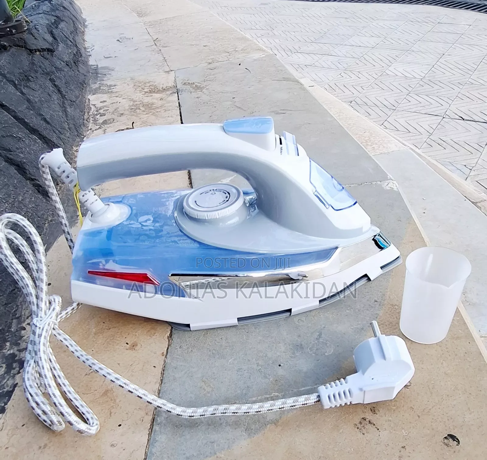 Hometime Steam Iron
