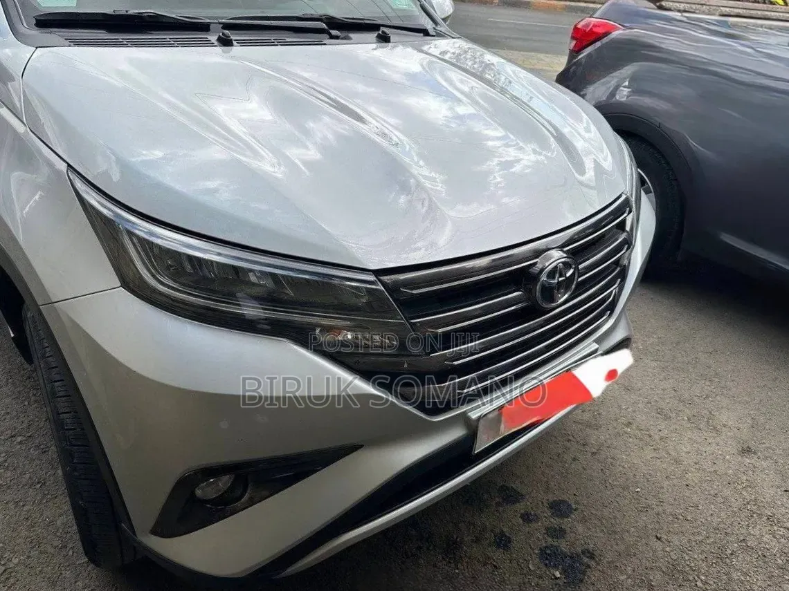 Toyota Rush 2021 Silver
