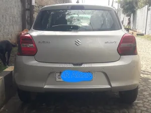 Suzuki Swift 2022 Silver