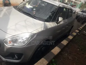 Suzuki Swift 2022 Silver