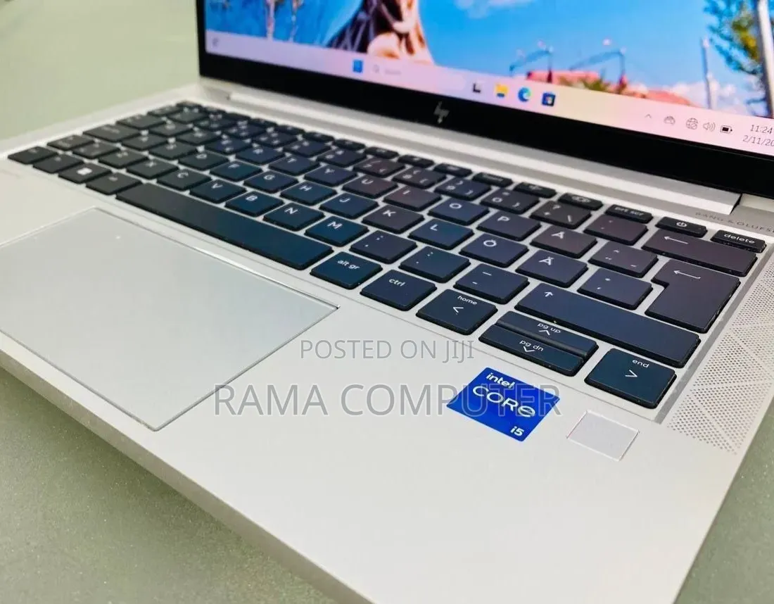 New Laptop HP EliteBook 830 G8 16GB Intel Core i5 SSD 512GB
