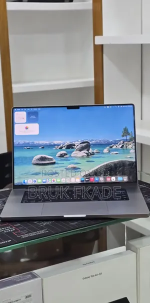 New Laptop Apple MacBook Pro 2021 M1 32GB Apple M1 Pro SSD 512GB