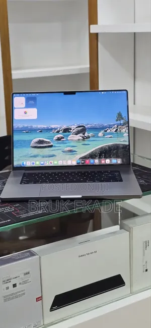 New Laptop Apple MacBook Pro 2021 M1 32GB Apple M1 Pro SSD 512GB