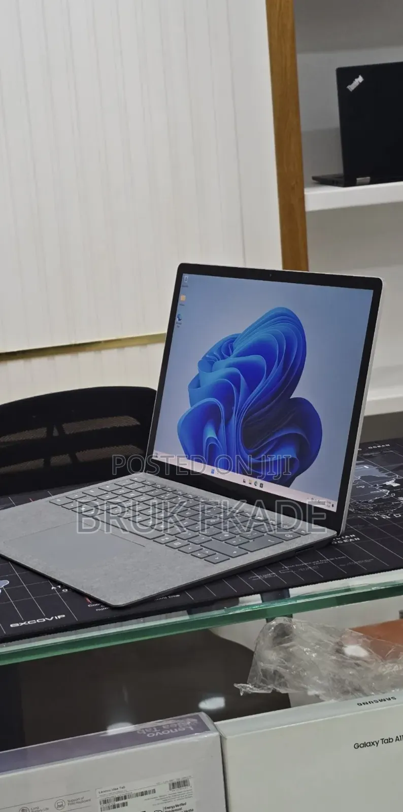 New Laptop Microsoft Surface 16GB Intel Core i7 SSD 512GB
