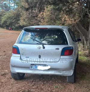 Toyota Vitz 2001 Silver