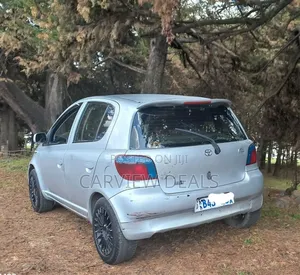 Toyota Vitz 2001 Silver