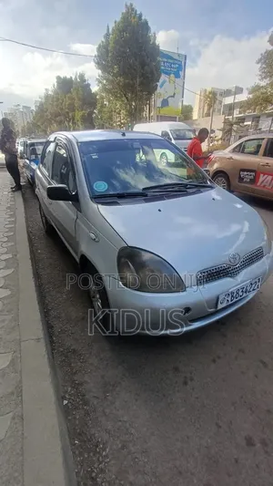 Toyota Yaris 1.4 2002 Silver