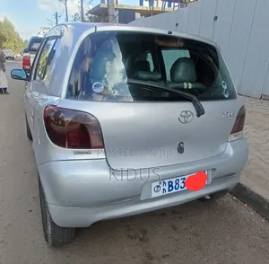 Toyota Yaris 1.4 2002 Silver