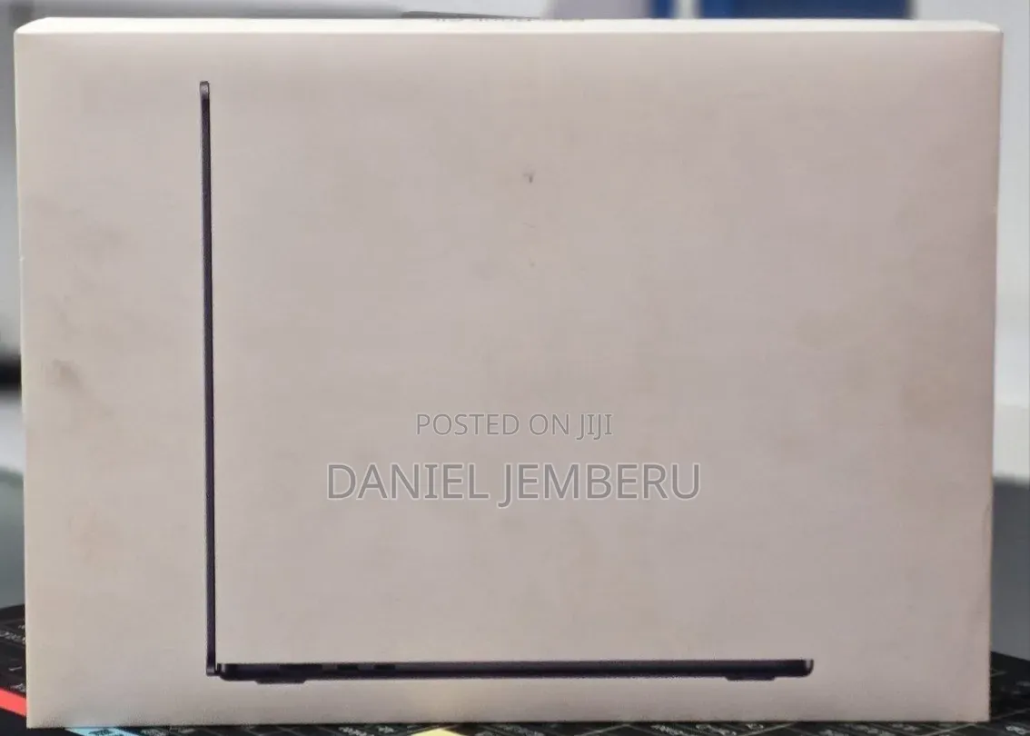 New Laptop Apple MacBook Air 16GB Apple M4 Max SSD 256GB