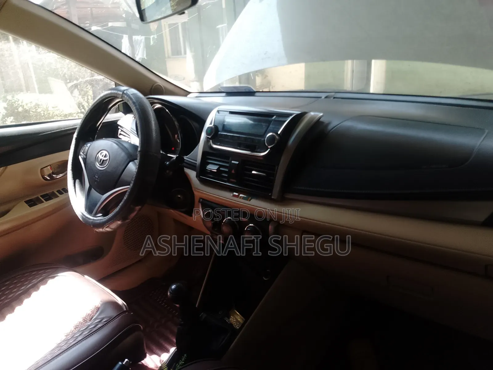 Toyota Yaris 2014 Gold