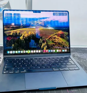 New Laptop Apple MacBook Air 2022 M2 16GB Apple M2 SSD 512GB