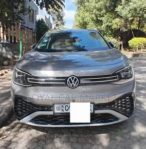 Volkswagen ID.6 2022 Gold