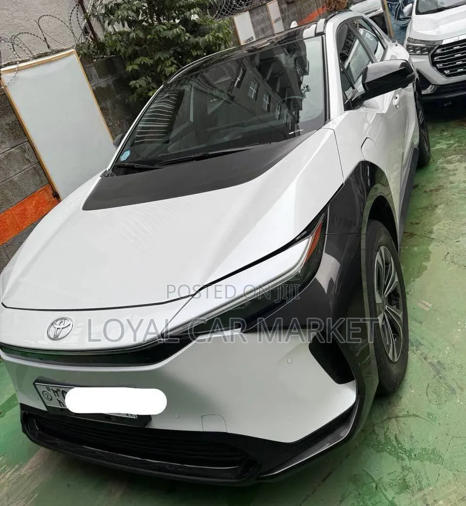 Toyota bZ4X 2022 White