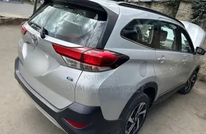 Toyota Rush 2021 Silver