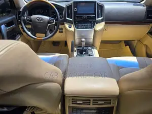 Toyota Land Cruiser 4.5 V8 VXR 2018 Black