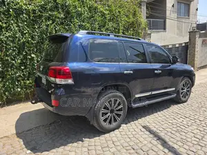 Toyota Land Cruiser 4.5 V8 VXR 2018 Black