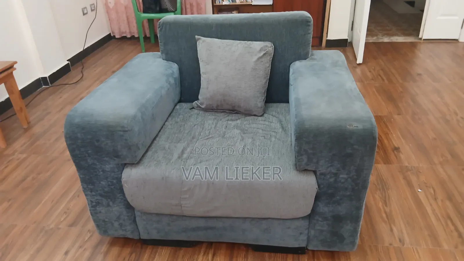 Used Durable Sofa Set