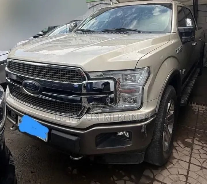 Ford F-150 2017 Gold